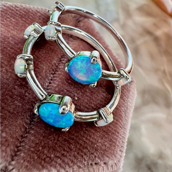 New!Blue and white Opal ring stacking set of 2. Set in solid 925 Sterling Silver - Picture 5 of 17